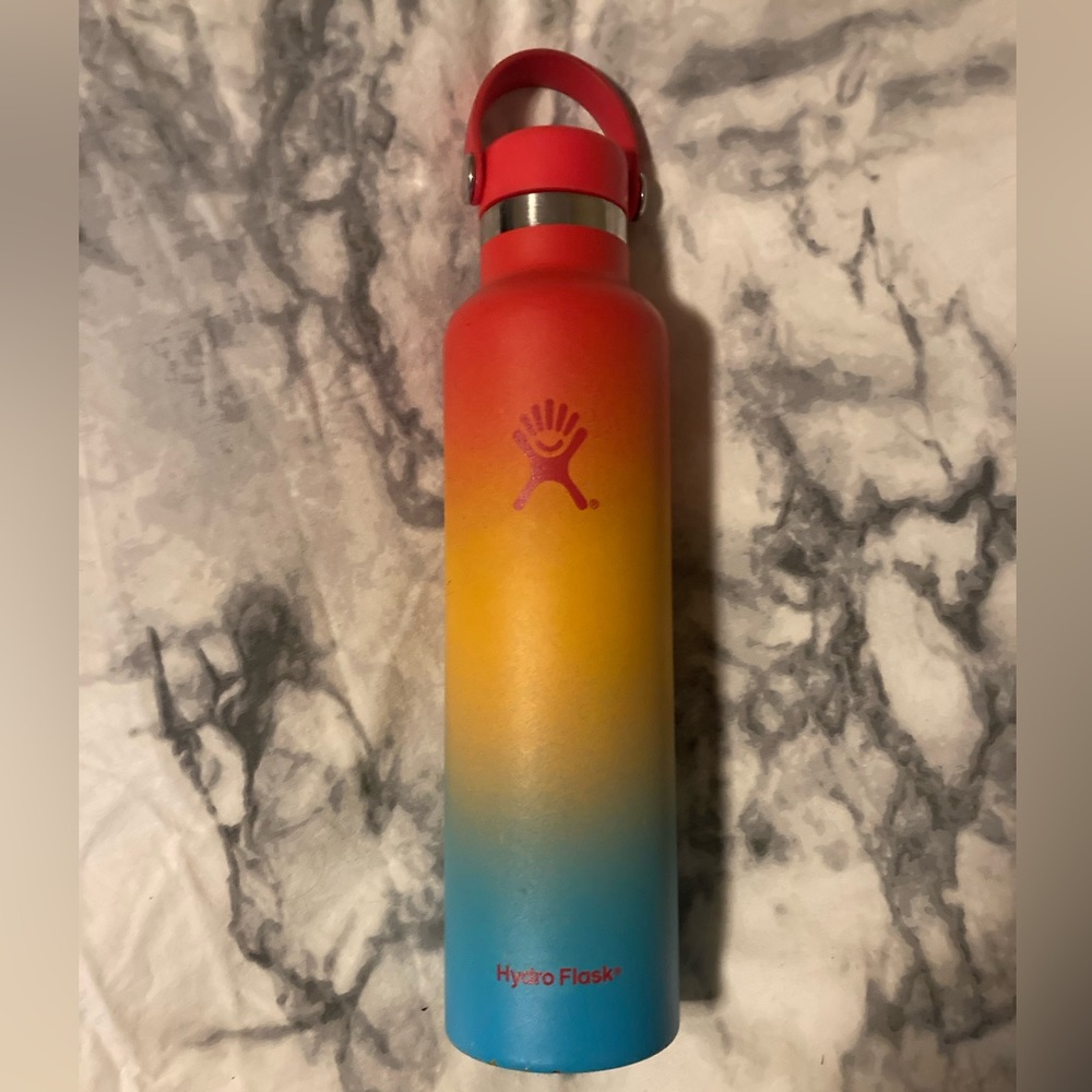 HydroFlask 24 Oz Limited Edition Hawaiian